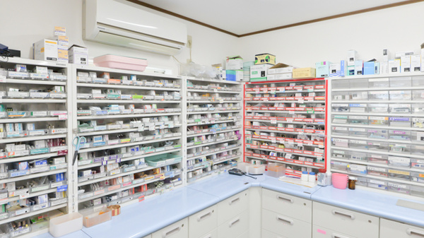 フタツカ薬局　下戸田店の薬棚