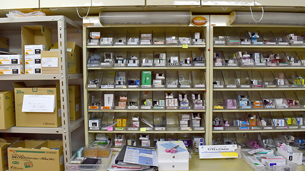 ウェルコ薬局　上新庄店の薬棚