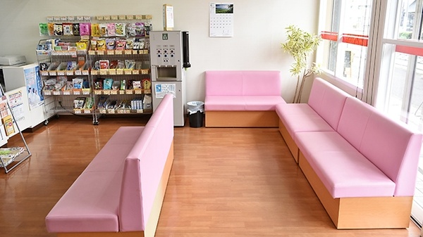 あけぼの薬局　桂店の待合スペース