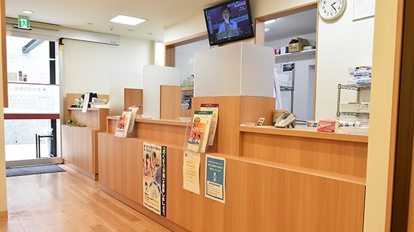 あけぼの薬局　桂駅前店の受付/カウンター