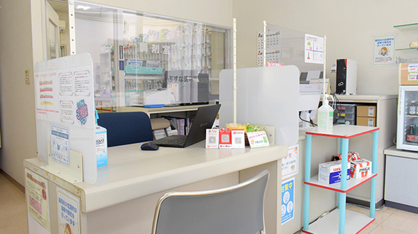 うぶすな調剤薬局の受付/カウンター