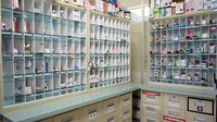 吉野調剤薬局の薬棚