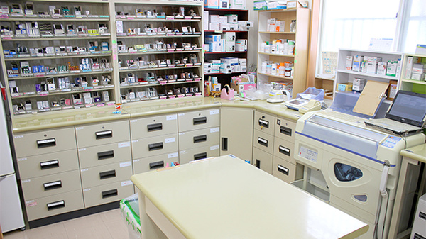 加茂ヘルスマート薬局の調剤室