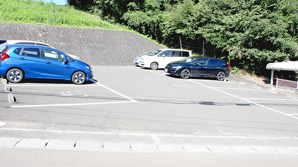 加茂ヘルスマート薬局の駐車場