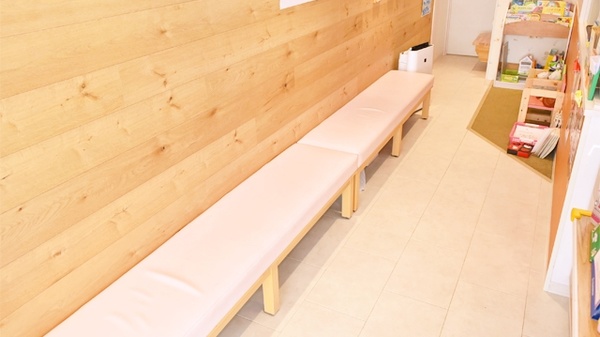 あけぼの薬局 甲子園店の待合スペース