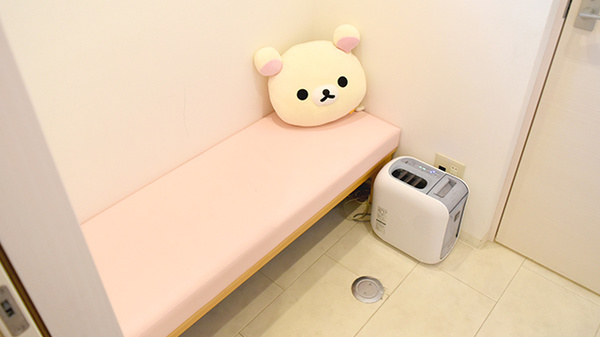 あけぼの薬局 甲子園店の感染予防待合スペース