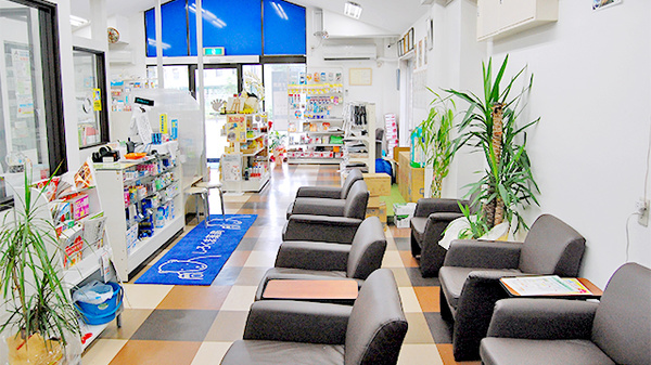 しろくま薬局　貝塚店の待合スペース