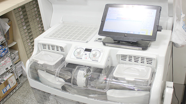 日本調剤 仁生堂薬局の調剤器具