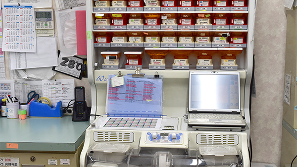 セイムス大府半月薬局の調剤器具