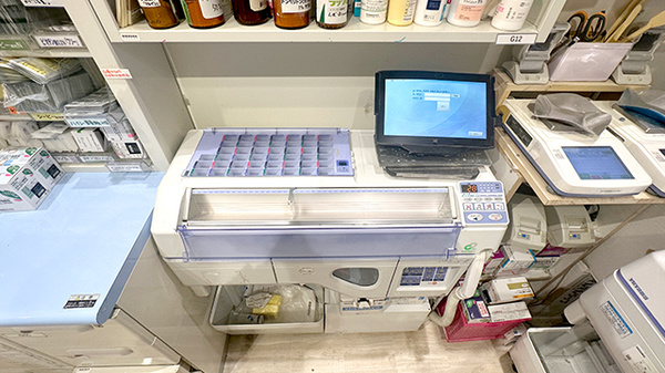 ファミリープラザ　健康薬局の調剤器具