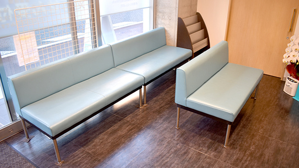 六郷駅前薬局の待合スペース