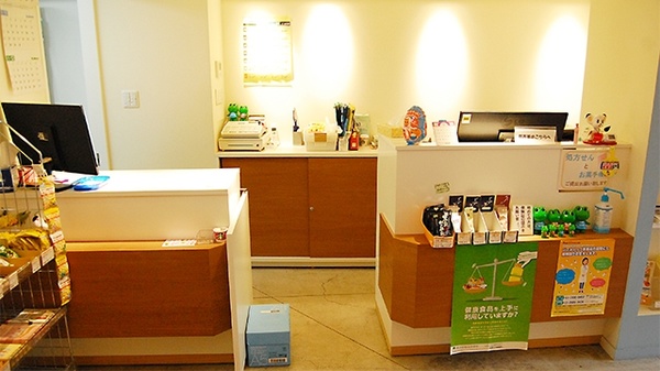 かえで薬局　鷹番店の受付/カウンター