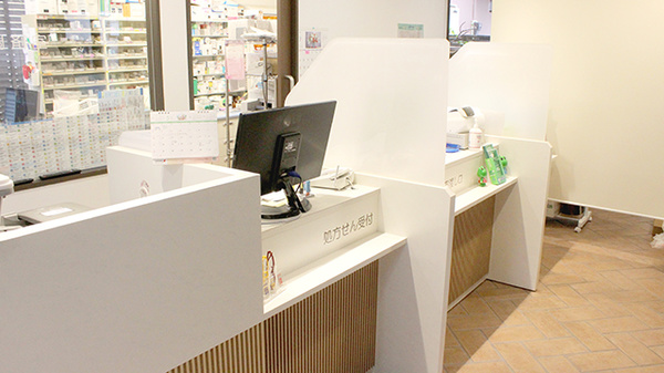 オレンジ薬局　橋本店の受付/カウンター