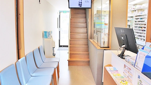 浜松スマイル薬局の待合スペース