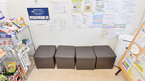フタツカ薬局　桃山台の待合スペース