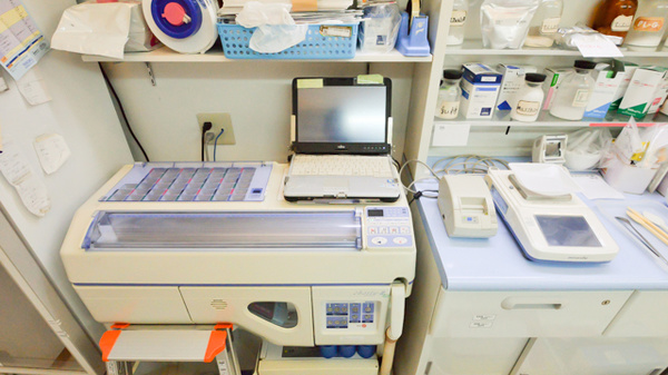 フタツカ薬局　柏台の調剤器具