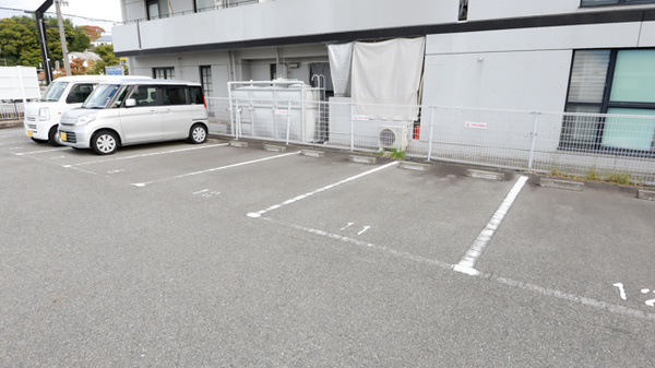 フタツカ薬局　宝塚東の駐車場