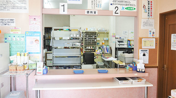 しなの薬局　小針店の受付/カウンター