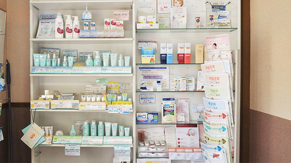 しなの薬局　小針店の化粧品