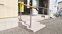 しなの薬局　小針店の入口