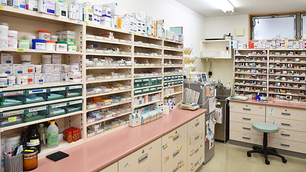 しなの薬局　寺尾東店の調剤室