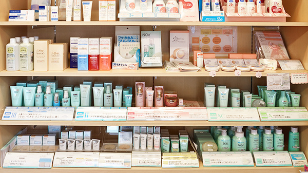 しなの薬局　寺尾東店の化粧品