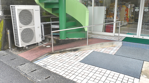 大手町薬局　椿高下店のバリアフリー設備