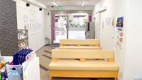阪神調剤薬局　京阪大和田店の待合スペース