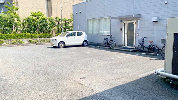 市川ハート薬局の駐車場