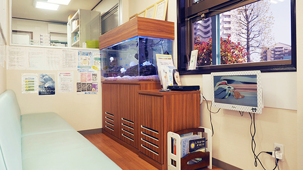 マリーン調剤薬局　桂店の待合スペース