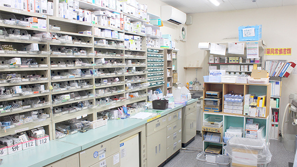 サンリツ薬局　吉川店の調剤室