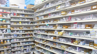 平塚薬局　越生店の薬棚