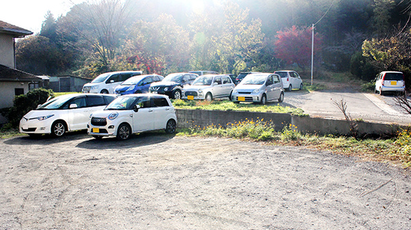平塚薬局　越生店の駐車場