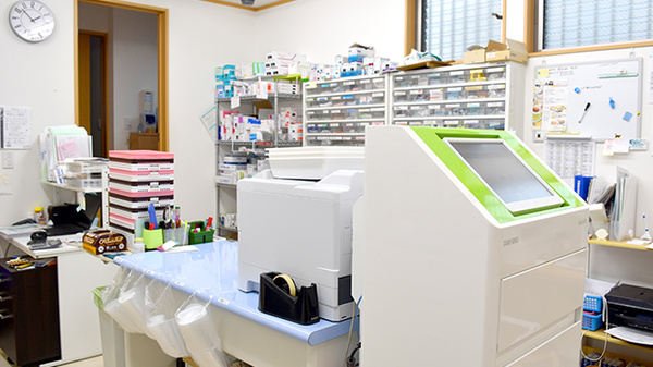 つばめ薬局の調剤室