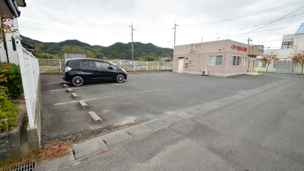 そうごう薬局三井店の駐車場