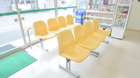 そうごう薬局合志店の待合スペース