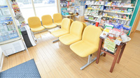 そうごう薬局広原店の待合スペース