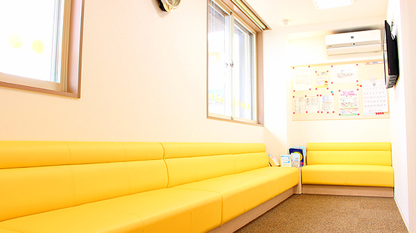アルファ調剤薬局の待合スペース