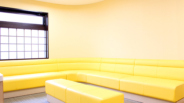 アルファ調剤薬局恵庭店の待合スペース