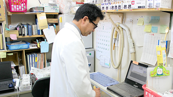 ペガサス薬局鹿ノ又店の作業風景