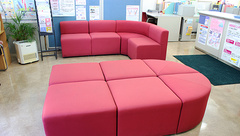 セイムス酒田東泉薬局の待合スペース