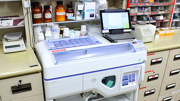 セイムス酒田東泉薬局の調剤器具