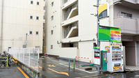 ひまわり薬局帝塚山店の駐車場
