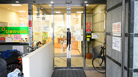 ひまわり薬局帝塚山店の入口