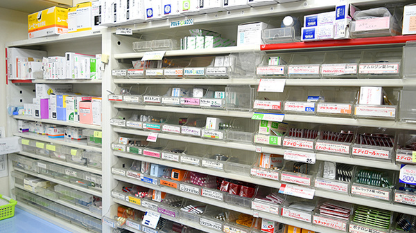 セイムス住之江中加賀屋薬局の薬棚