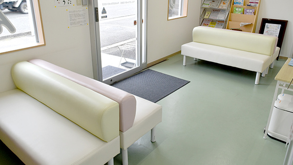 調剤薬局ホンダ西庄中央店の待合スペース