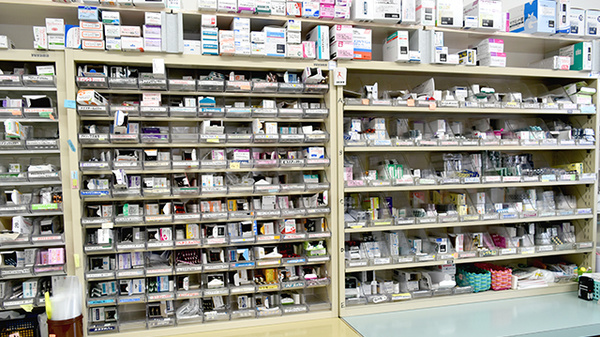 調剤薬局ホンダ西庄中央店の薬棚