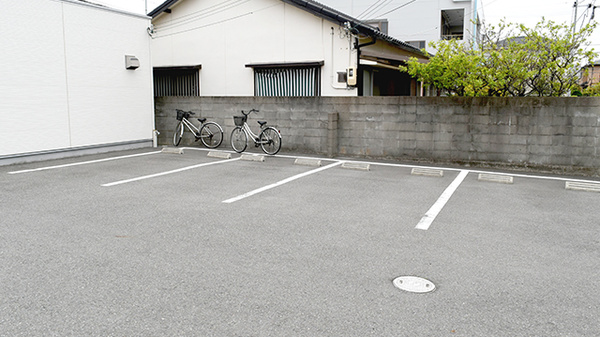 調剤薬局ホンダ西庄中央店の駐車場