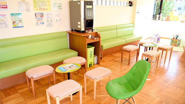 ABC薬局 島本店の待合スペース