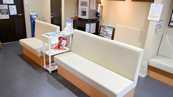 ABC薬局 山崎店の待合スペース